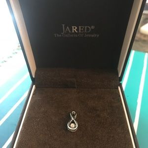 BEAUTIFUL floating diamond pendant from JARED